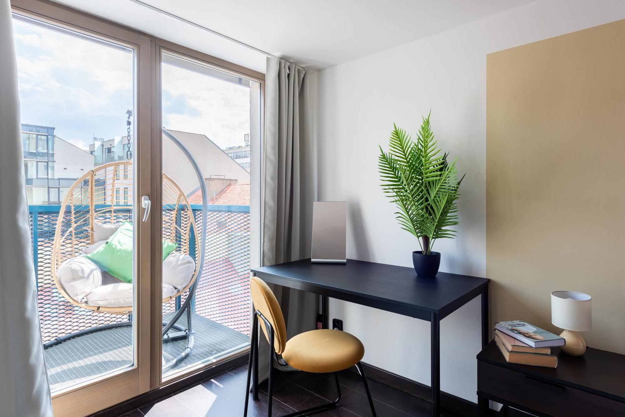 Apartments With Large Balcony, Parking ปราก ภายนอก รูปภาพ