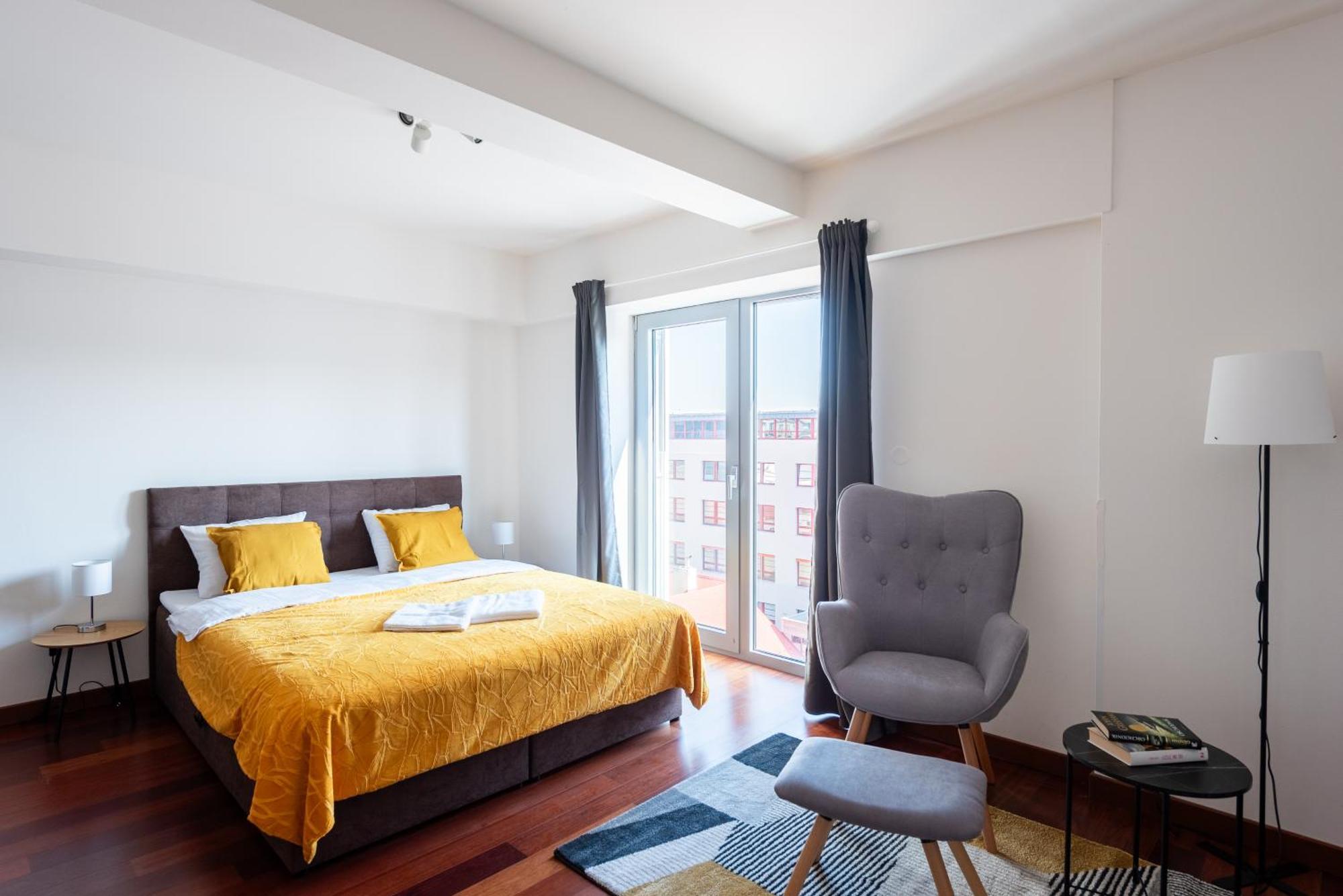 Apartments With Large Balcony, Parking ปราก ภายนอก รูปภาพ
