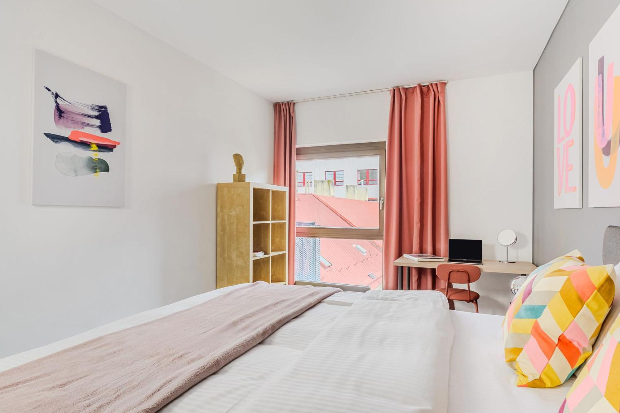 Apartments With Large Balcony, Parking ปราก ภายนอก รูปภาพ